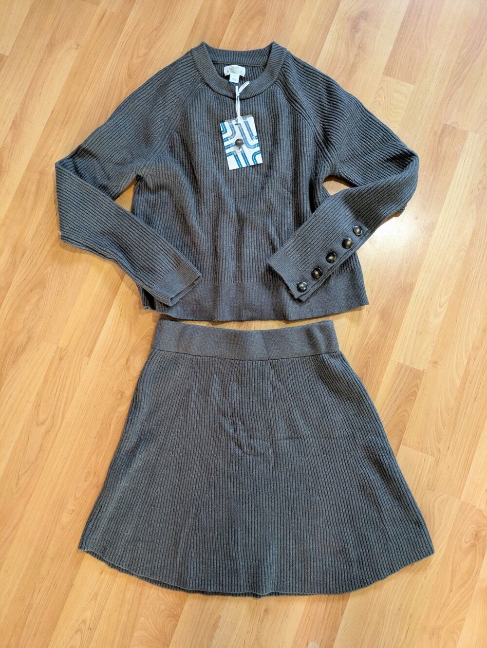Soft Sweater Skirt Set Market & Spruce Small Gray NWT